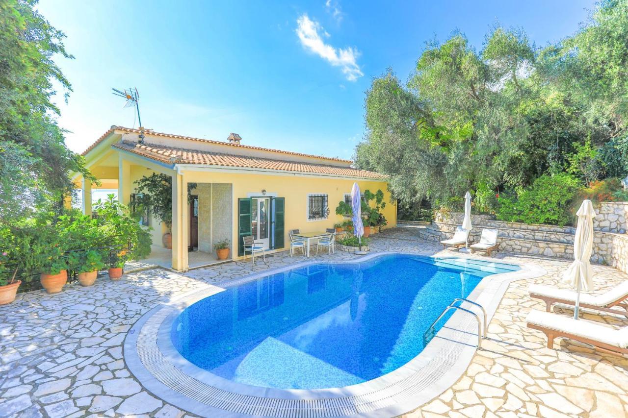 Villa Natasha Katávolos Exterior foto