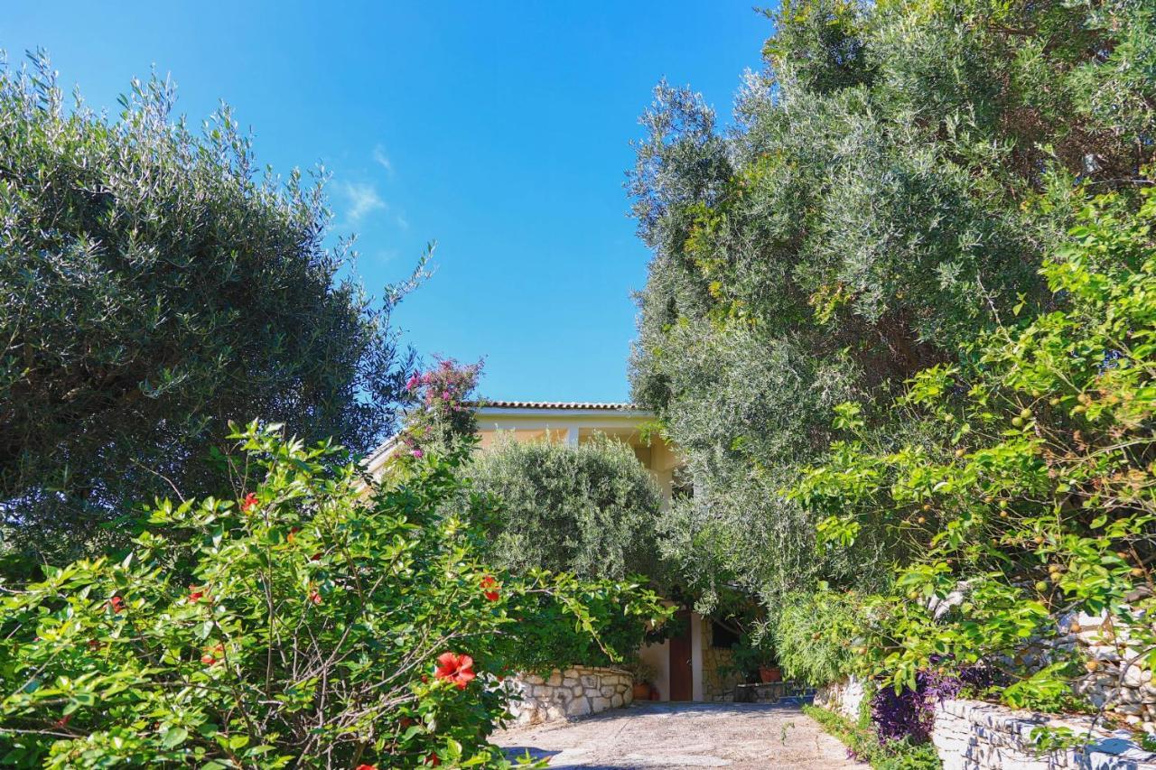 Villa Natasha Katávolos Exterior foto