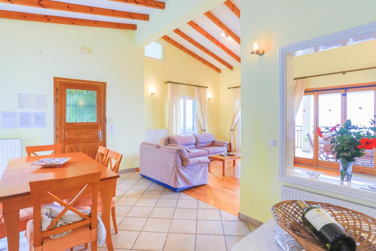 Villa Natasha Katávolos Exterior foto